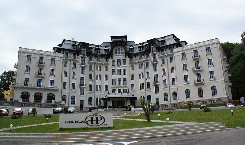 1_intrare_Hotel_Palace_Bile_Govora
