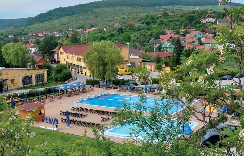 2_pool_septimia_resort_hotel_hostels